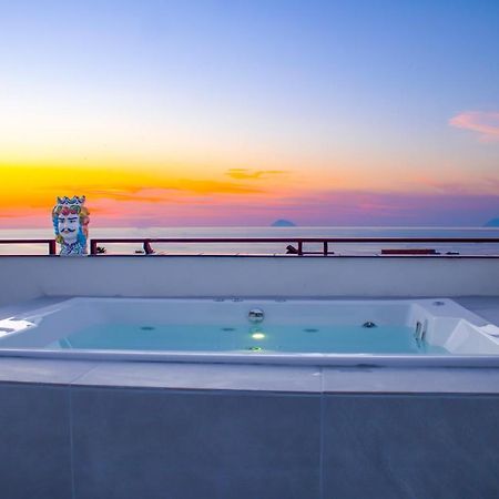 Duca D'Aosta Terrace, Skypool & Sauna แอคเควโดลชิ ภายนอก รูปภาพ