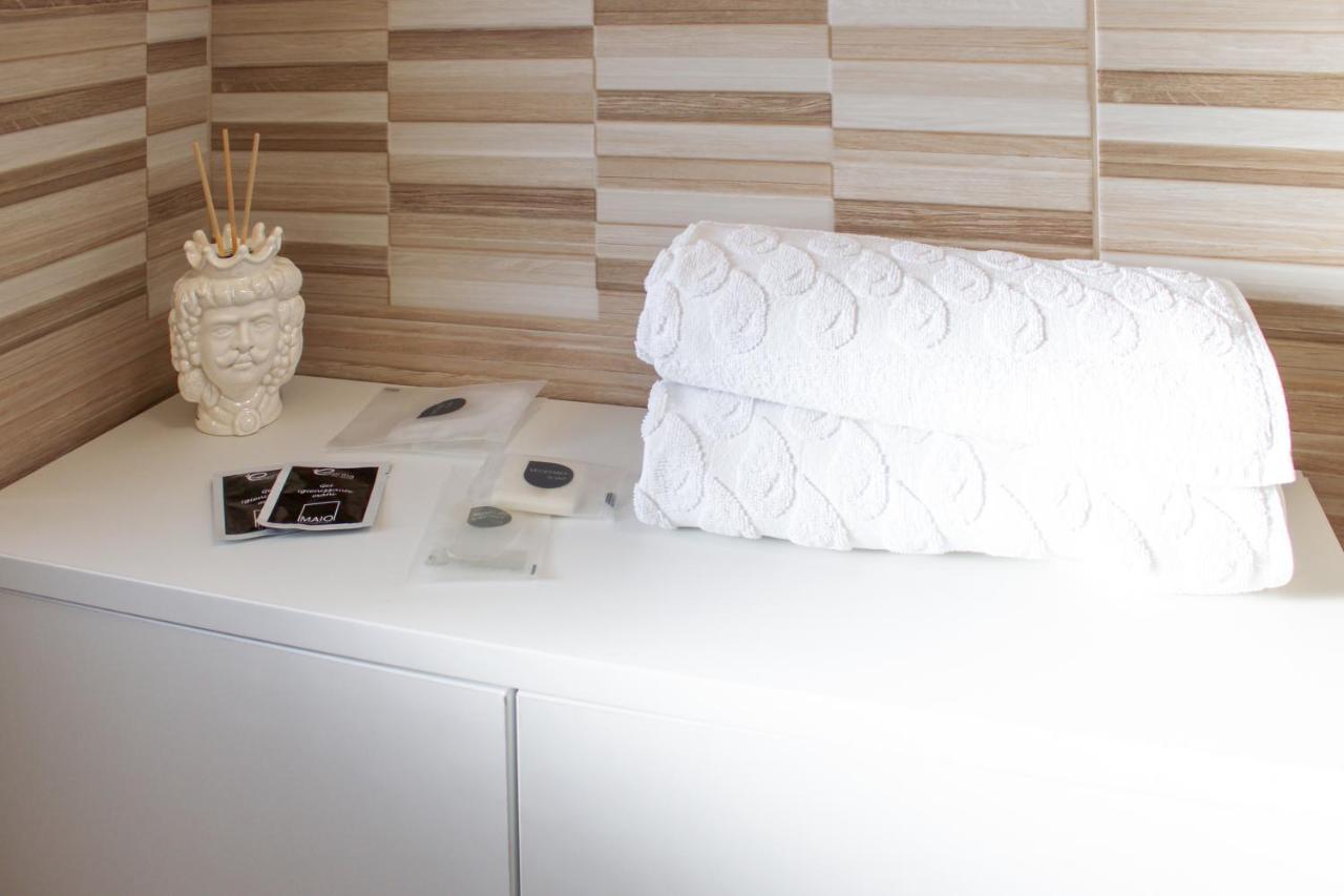 Duca D'Aosta Terrace, Skypool & Sauna แอคเควโดลชิ ภายนอก รูปภาพ