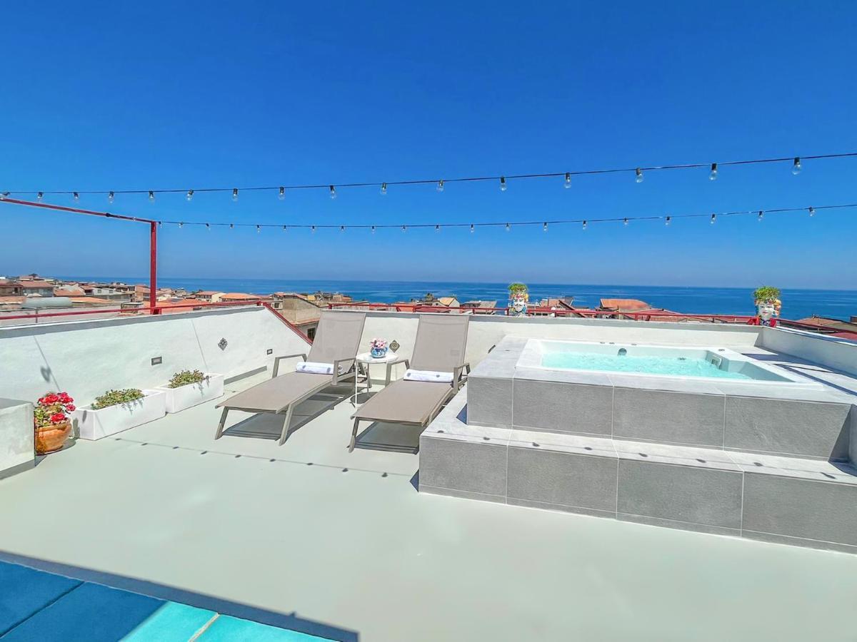Duca D'Aosta Terrace, Skypool & Sauna แอคเควโดลชิ ภายนอก รูปภาพ