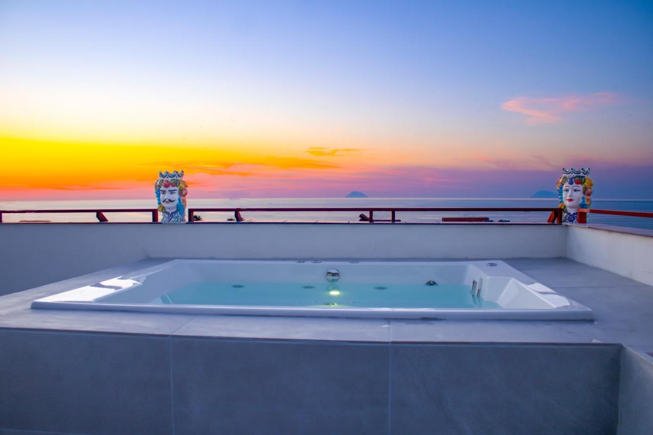 Duca D'Aosta Terrace, Skypool & Sauna แอคเควโดลชิ ภายนอก รูปภาพ